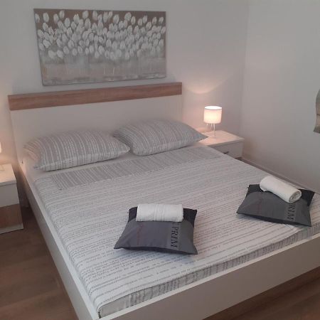 Apartment & Rooms Riva Vodice Bagian luar foto