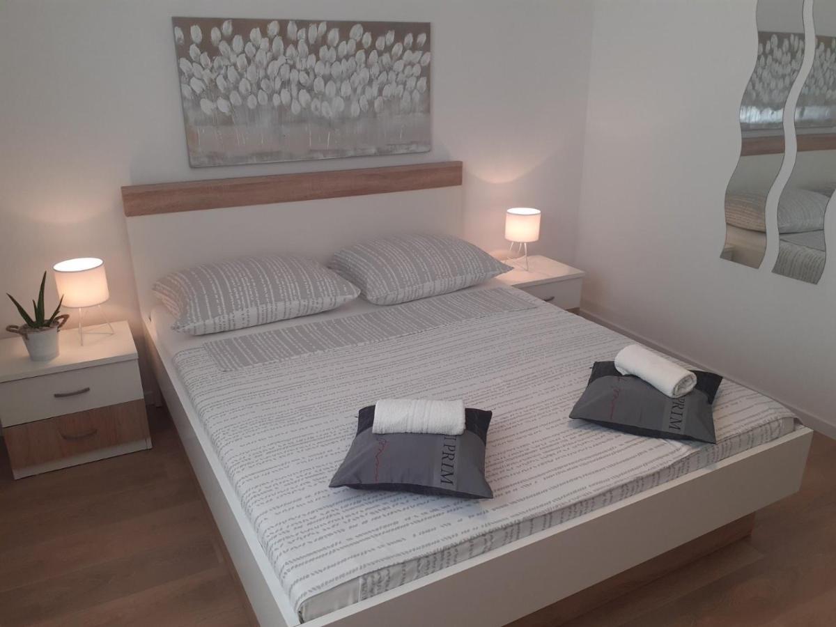 Apartment & Rooms Riva Vodice Bagian luar foto