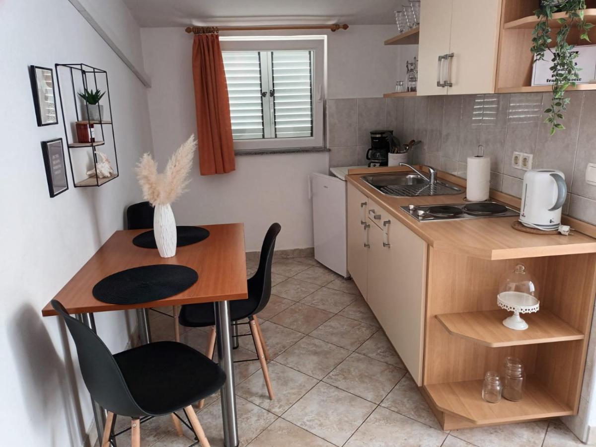 Apartment & Rooms Riva Vodice Bagian luar foto
