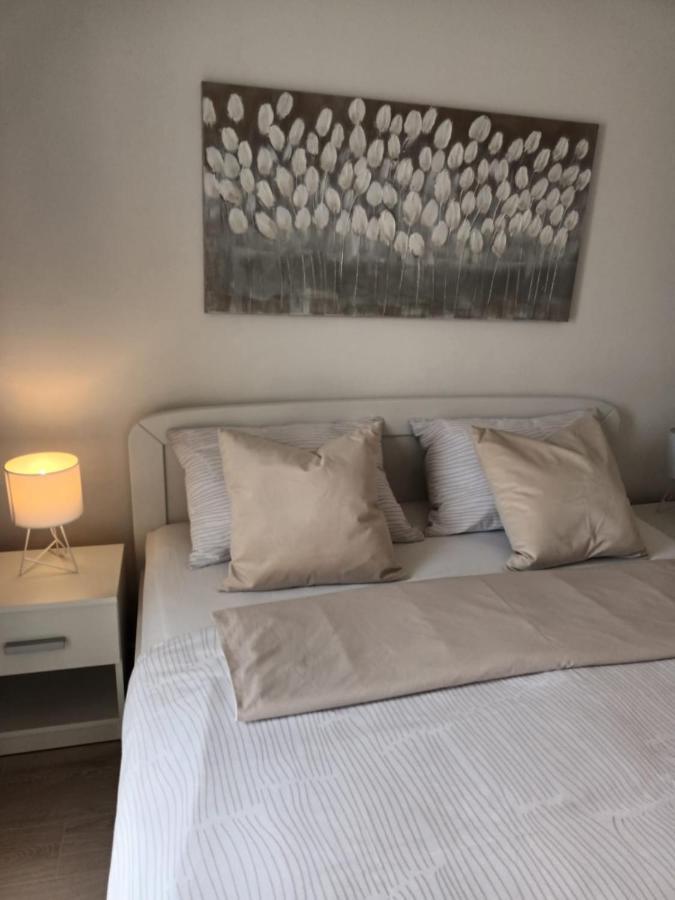 Apartment & Rooms Riva Vodice Bagian luar foto
